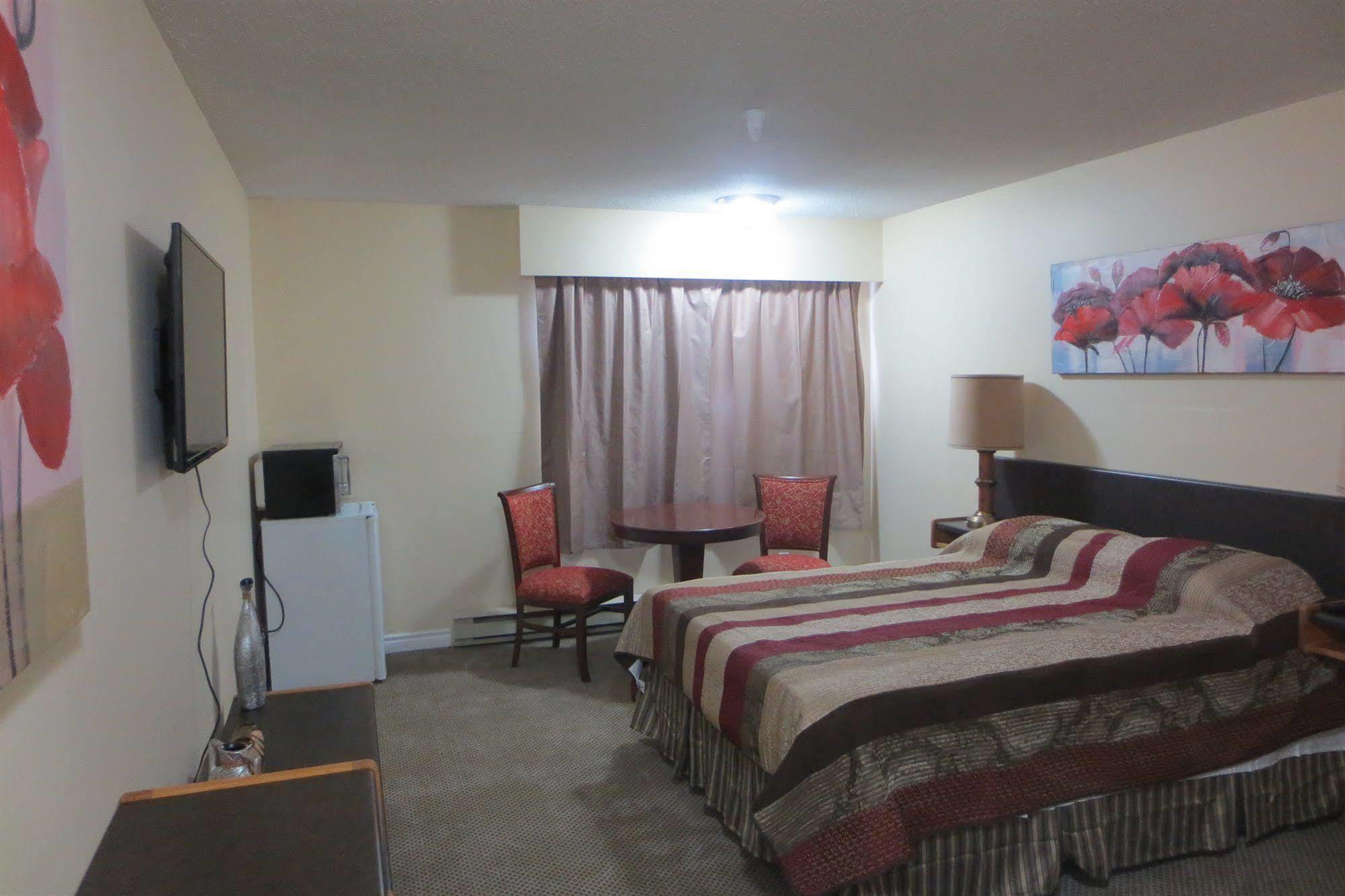 Vanderhoof Inn Esterno foto